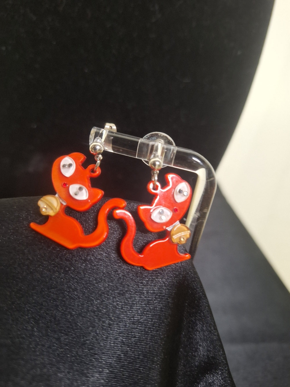 Playful Red Cat Dangle Earrings - Unbranded